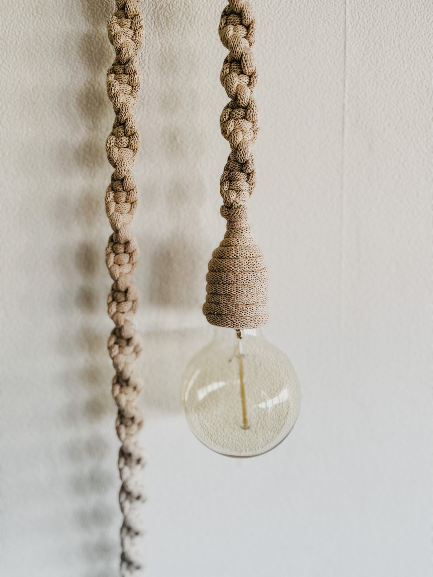 SOFT BEIGE macrame rope light