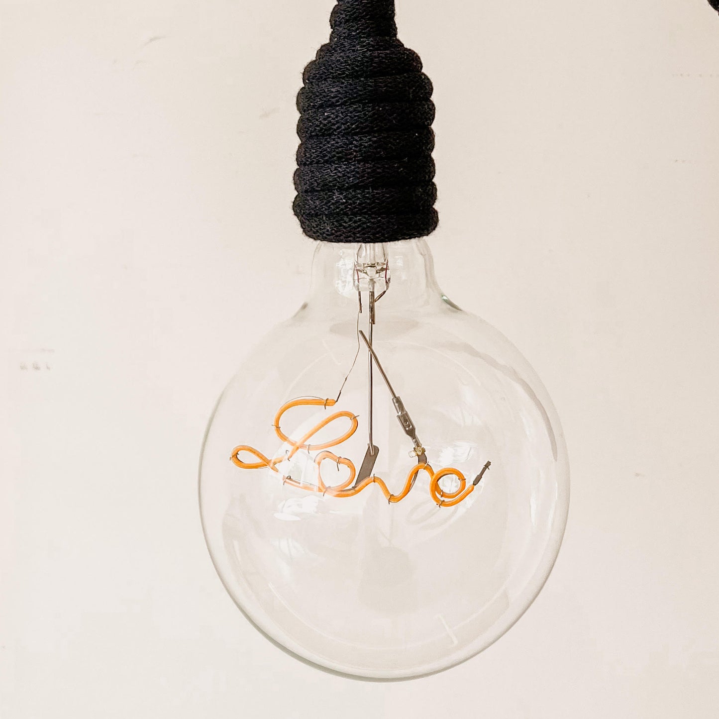 BLACK NIGHT macrame rope light